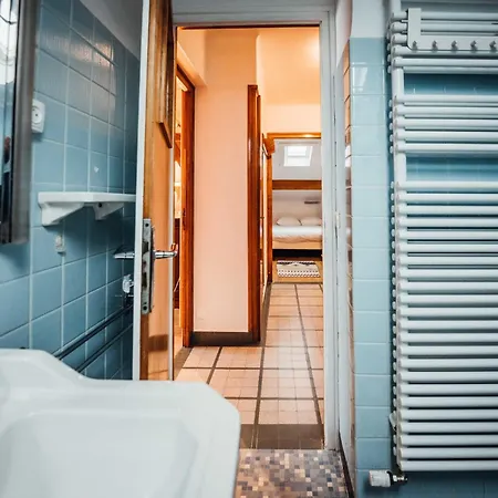 Apartment Reine Des Pres 2 *