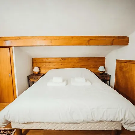 Apartment Reine Des Pres 2 *