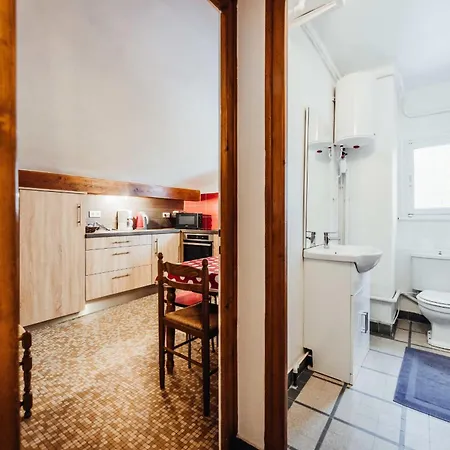 Apartment Reine Des Pres 2 *