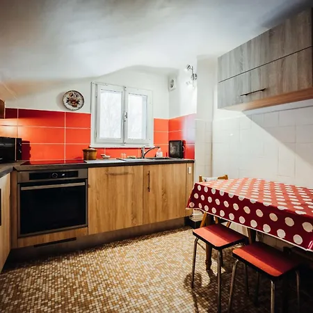 Apartment Reine Des Pres 2